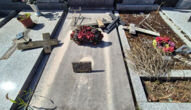 croix arrachées, statues d’anges brisées... Un cimetière vandalisé près de Grenoble