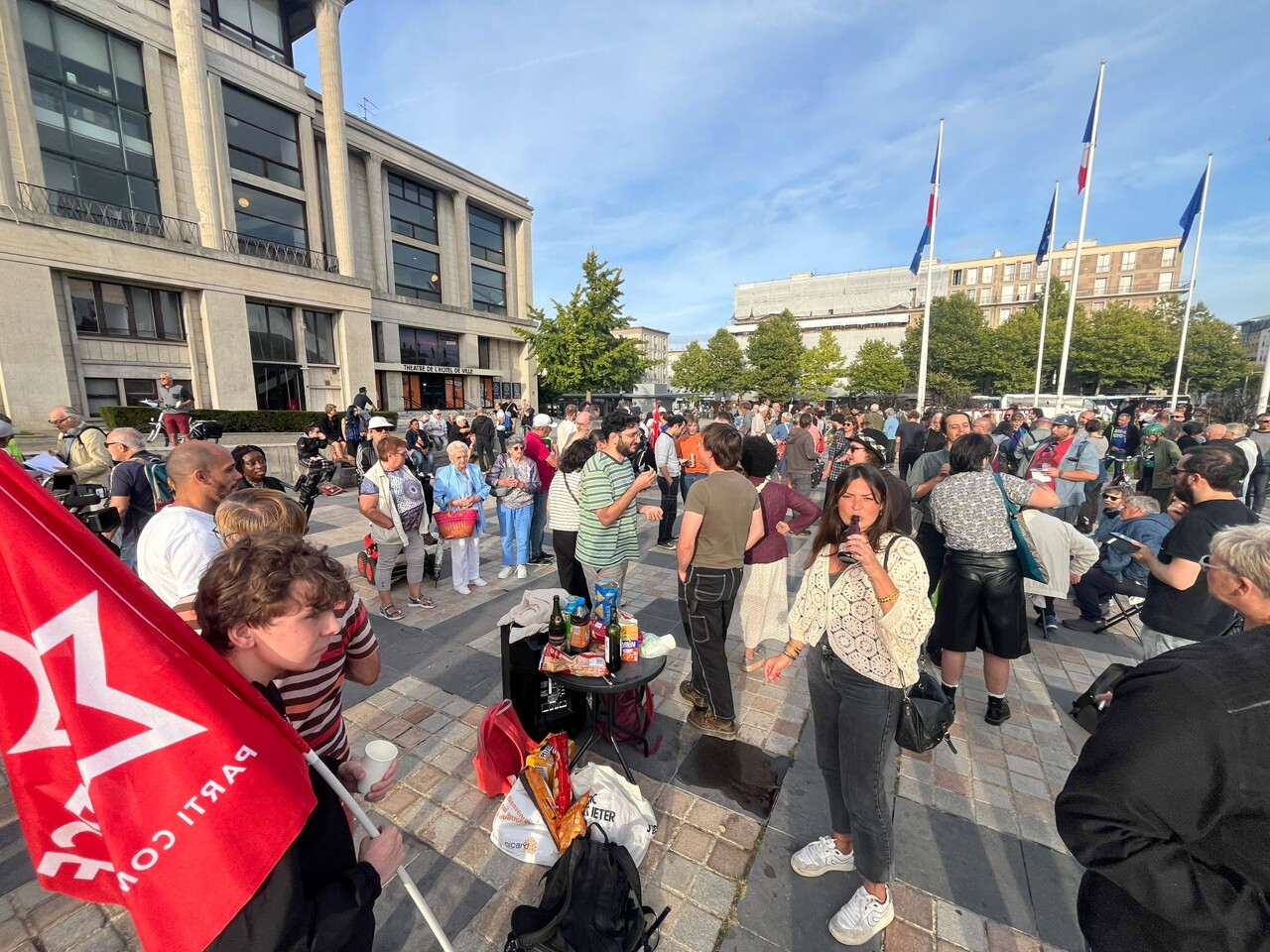 EN IMAGES. A Rouen et au Havre, les "pots de départs" de Bayrou, "c'est un entraînement pour le 10"