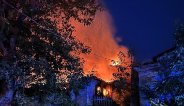 EN IMAGES. Près de Toulouse, un manoir de 400 m² totalement embrasé, les pompiers évitent le pire