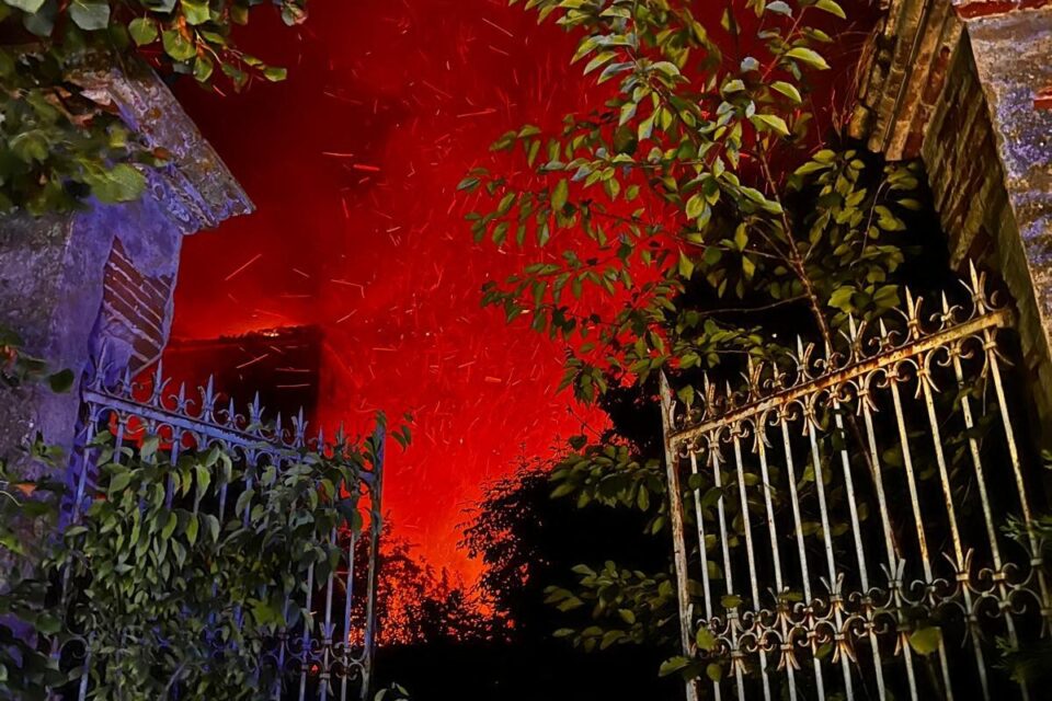 Les soldats du feu sont restés sur place une partie de la nuit.