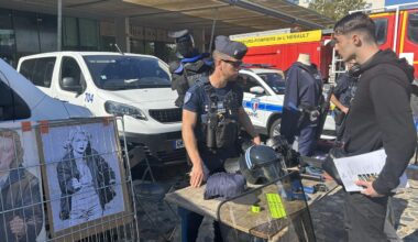 une première édition d'Explorer Day peu fréquentée sur le parvis de la mairie