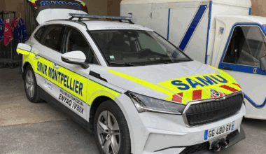 le pilote d'une moto grièvement blessé, son frère accidenté en allant sur place