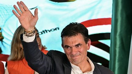 Le nouveau président bolivien, Rodrigo Paz, après sa victoire à l'élection, le 19 octobre 2025, à La Paz (Bolivie). (MARTIN BERNETTI / AFP)