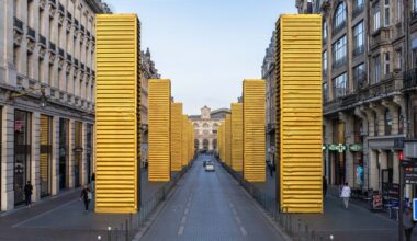 Golden Monoltihs, par SpY Studio pour Lille3000, 2025