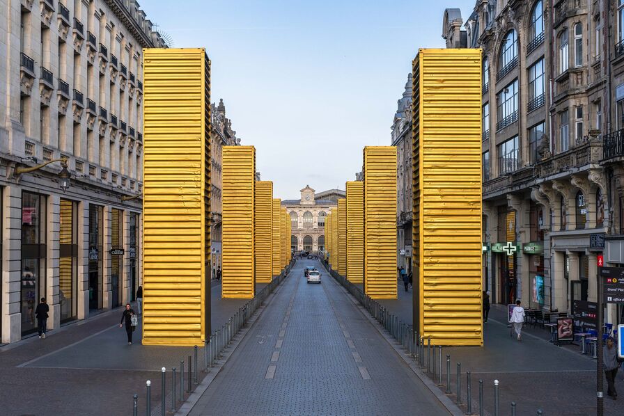 Golden Monoltihs, par SpY Studio pour Lille3000, 2025
