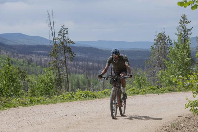 Le cycliste français Sofiane Sehili, dans le Colorado (Etats-Unis), le 18 juin 2022.