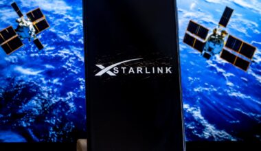 Starlink : un à deux satellites retombent chaque jour et inquiètent les scientifiques