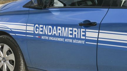 Un véhicule de la gendarmerie, à Angers (Maine-et-Loire), le 7 juin 2025. (JEAN-MICHEL DELAGE / HANS LUCAS / AFP)