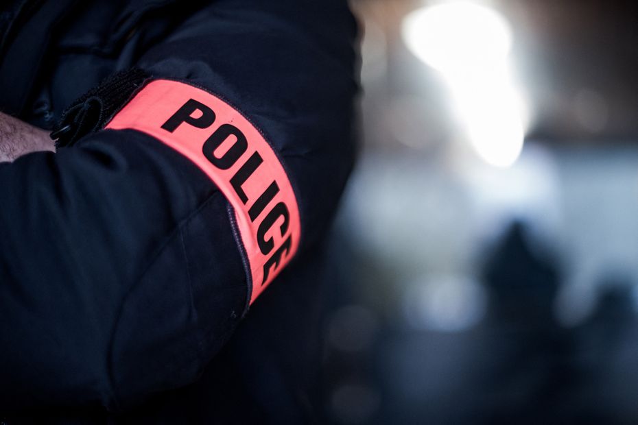 ils criaient "penalty" en le rouant de coups de pied
