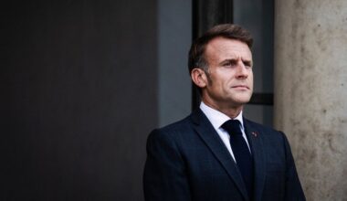 Emmanuel Macron invite les chefs des partis, sauf ceux de LFI et du RN, à 14h30 à l'Elysée