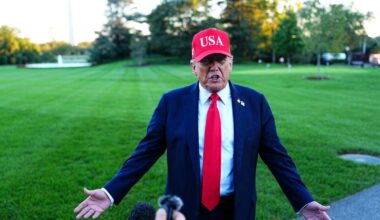 Trump annonce les premiers licenciements de fonctionnaires