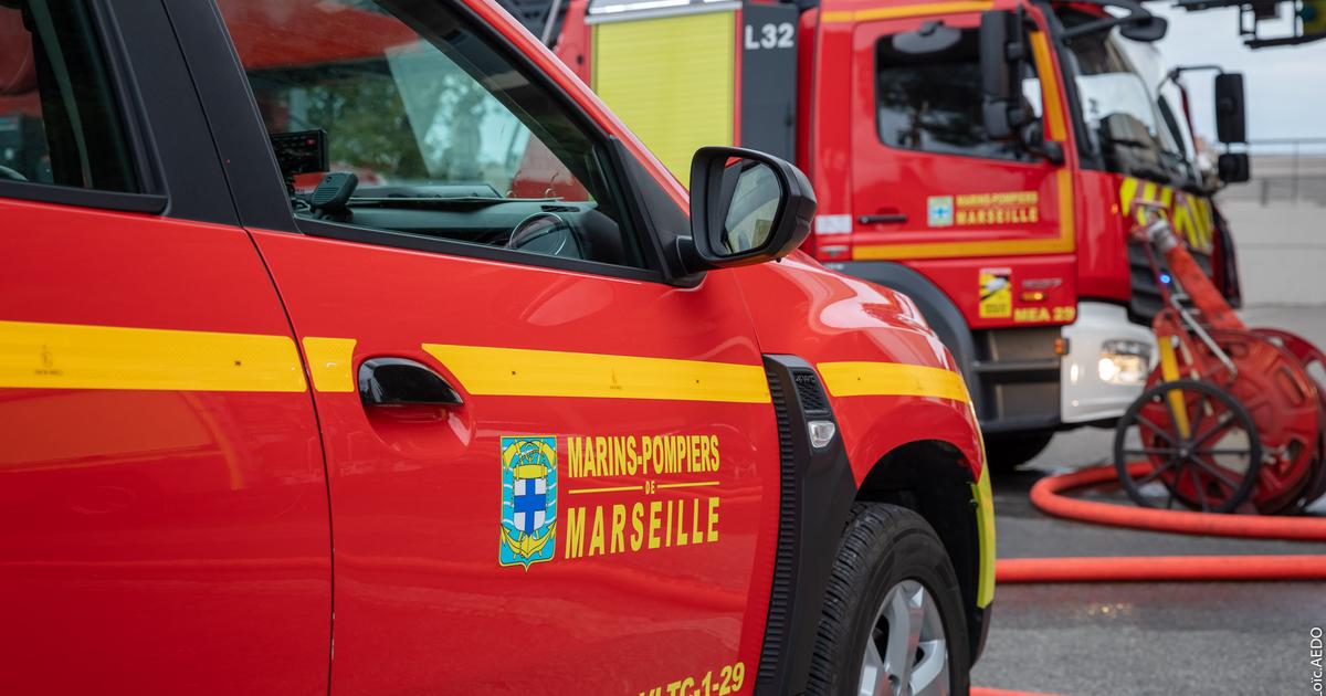 un jeune homme sauve une femme du suicide après sa chute du 4e étage d’un immeuble