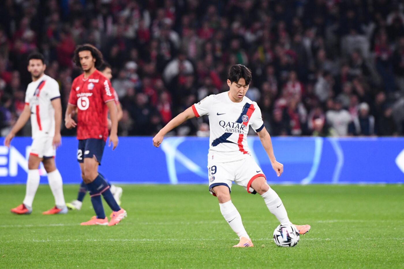 Kang-in Lee élu meilleur joueur asiatique de l'année 2025 - France - Paris Saint-Germain