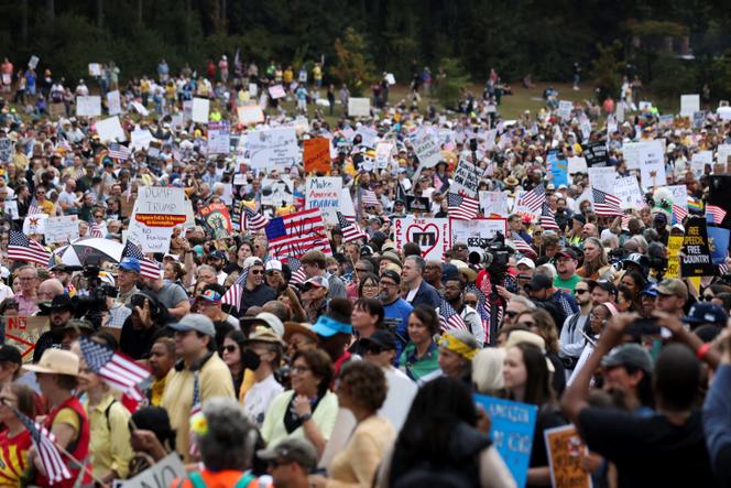 Une manifestation « No Kings » contre les politiques du président américain, Donald Trump, à Atlanta (Géorgie), le 18 octobre 2025