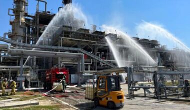 Les frappes ukrainiennes réduisent de 20 % la capacité de raffinage du pétrole russe selon Zelensky