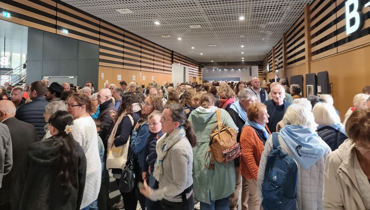 "Avec un regard positif sur les autres, on changera le monde" : plus de 6000 catholiques au Parc-Expo de Saint-Étienne