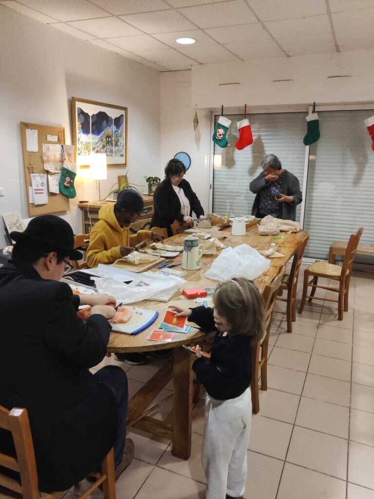 ils ont de 2 à 73 ans et vivent sous le même toit