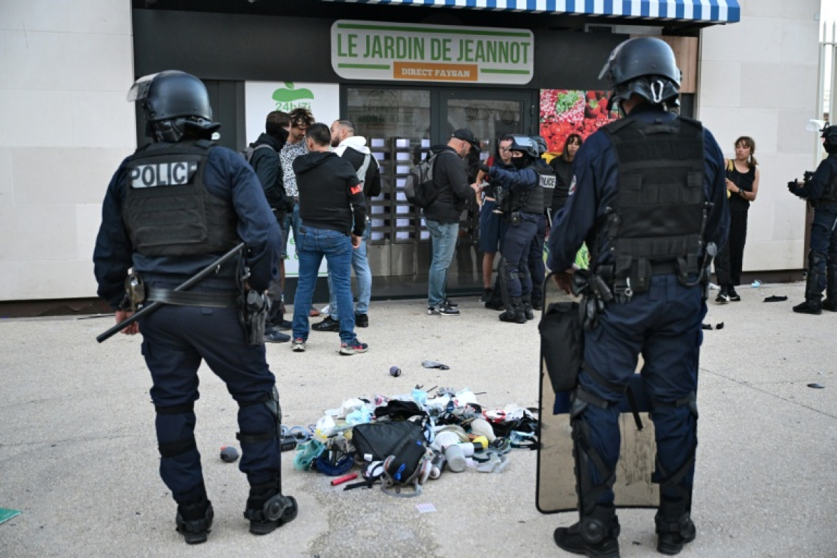 Vidéo d'une femme violentée par des policiers à Marseille: la victime a porté plainte - 22/10/2025 à 17:02