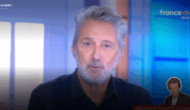 Antoine de Caunes adresse avec émotion un message au regretté Philippe Gildas