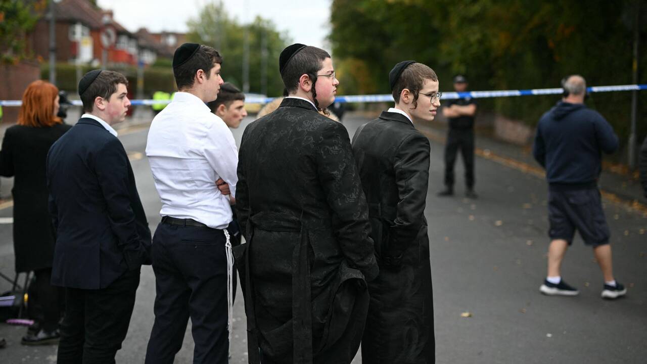 Au Royaume-Uni, une attaque contre une synagogue ravive les tensions religieuses