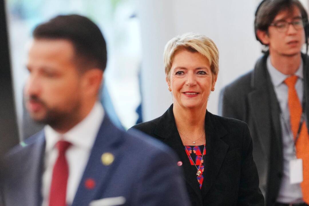 A Copenhague, Karin Keller-Sutter, au milieu de dirigeants préoccupés par le réarmement et la défense de l’Europe