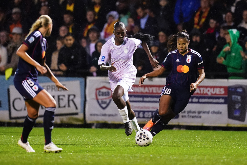 Lyon seul devant, Nantes passe dauphin