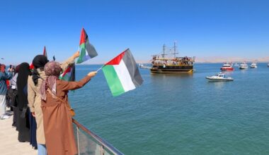 Israël va expulser 28 Français vers la Grèce lundi, annonce Paris