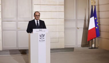 l'opposition cingle "le retour des perdants", les macronistes défendent "une continuité dans l'action"