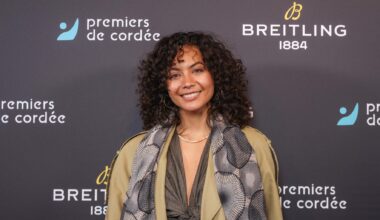 Pour Octobre rose, Vaimalama Chaves montre son soutien par un geste très fort