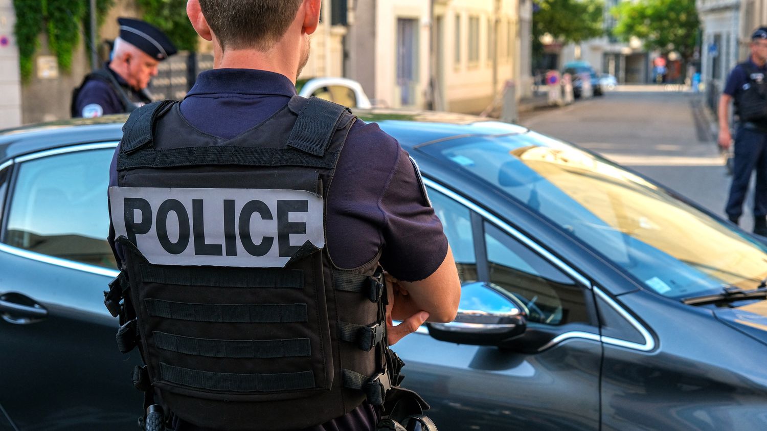 Treize personnes mises en examen dans un vaste trafic d'armes piloté depuis une prison de Picardie