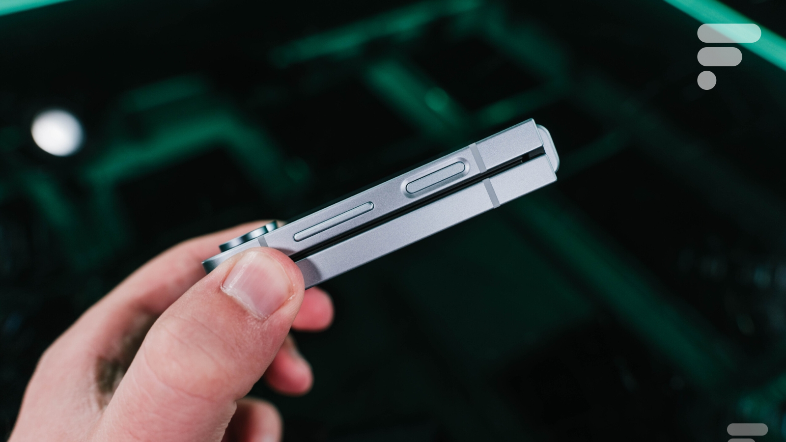 Ces smartphones pliables tombent 10 fois plus en panne (et Fnac Darty a les chiffres)