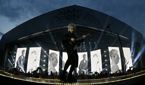 Indochine, plus de deux heures de spectacle devant 22 000 personnes. Photo Alexandre Marchi