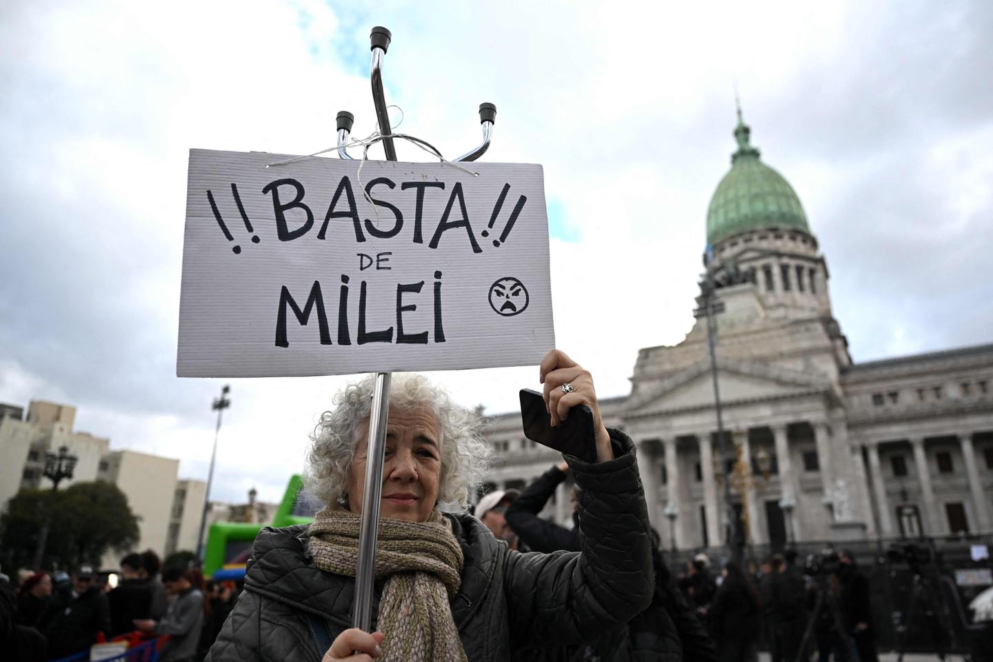 le Parlement restreint les pouvoirs de Javier Milei sur les décrets-lois