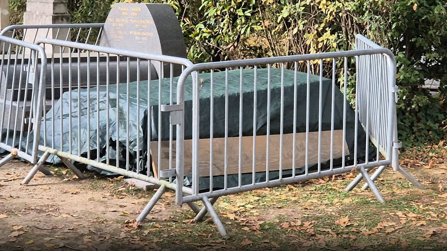 La tombe de Robert Badinter a été profanée au cimetière de Bagneux, à quelques heures de l'entrée de l'ancien ministre de la Justice au Panthéon