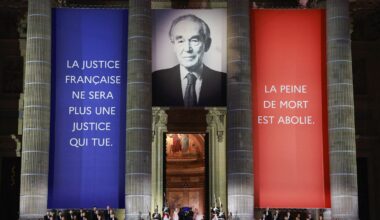 VIDEOS. Chanson de Julien Clerc, discours d'Emmanuel Macron... Cinq séquences fortes de la panthéonisation de Robert Badinter