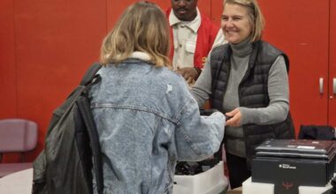 Seine-et-Marne : La Région Ile-de-France distribue des ordinateurs aux lycéens pour démarrer l’année sur le même pied d’égalité !