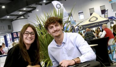 Lucas Guigon représente le MHB sur le stand de Midi Libre pendant la foire de Montpellier au parc des Expos