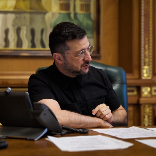 Volodymyr Zelensky au téléphone avec Donald Trump.