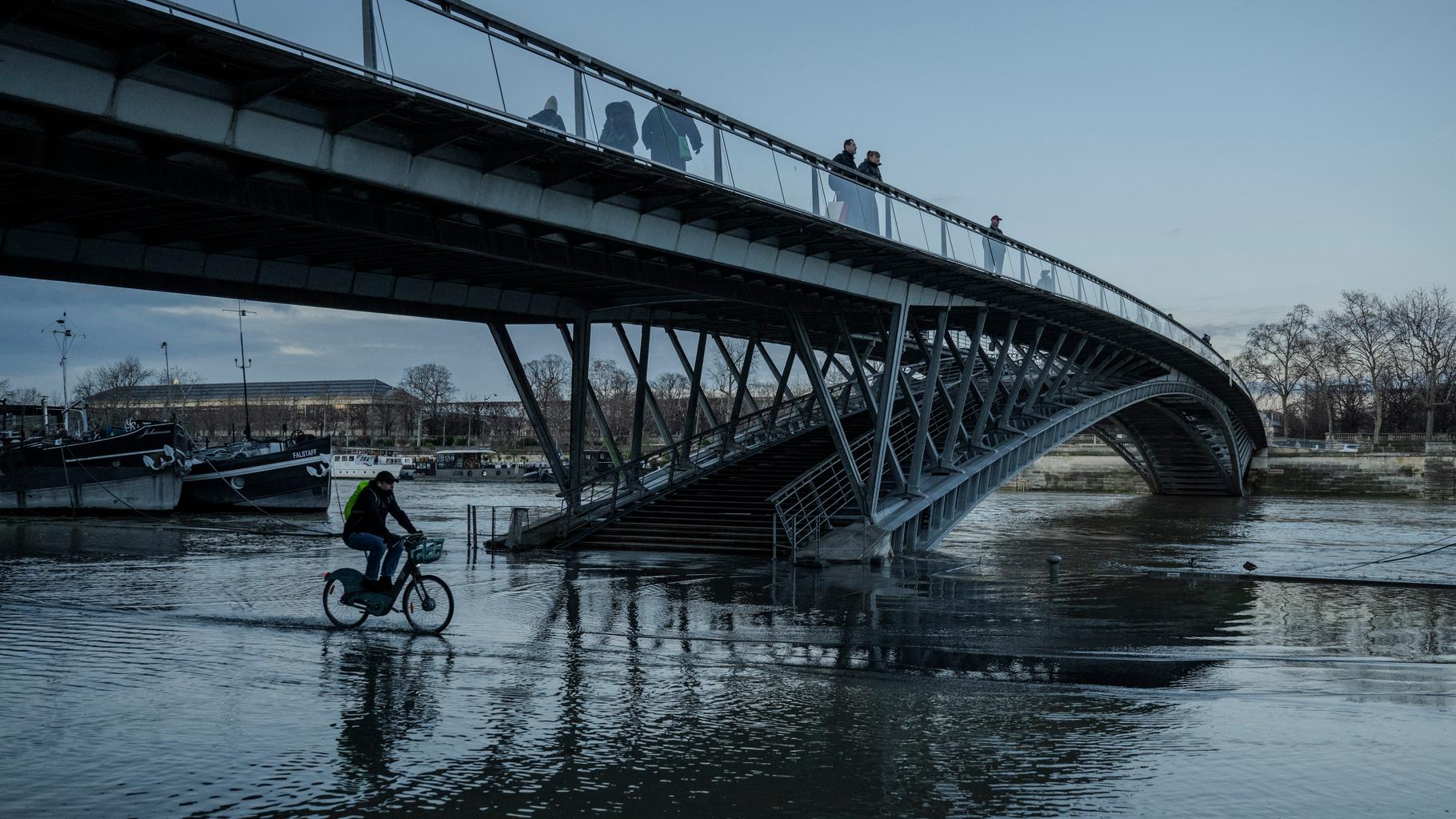 Exercice grandeur nature à Paris ce lundi pour se préparer à une crue majeure de la Seine