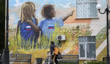 «Les Russes n'ont pas réussi à zombifier tout le monde»: en Ukraine, ces ados qui fuient les territoires occupés