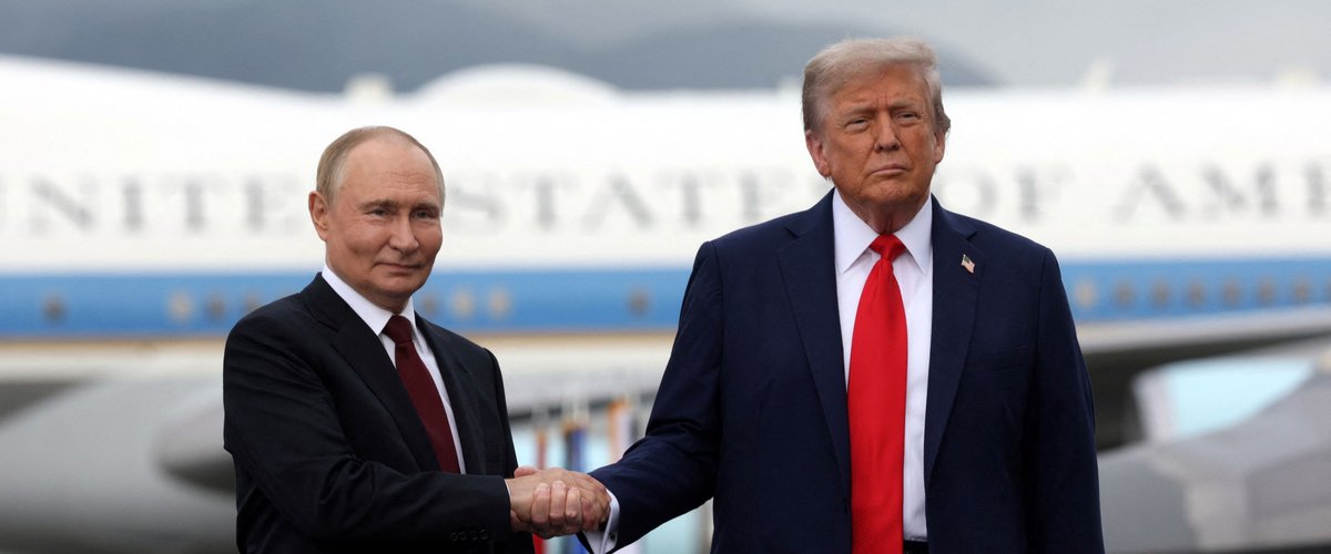 ENTRETIEN. Guerre en Ukraine : avec la rencontre Trump-Poutine à Budapest, "le président américain veut apparaître comme le faiseur de paix"