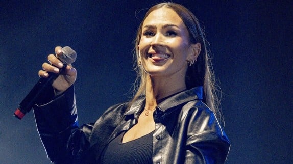 Vitaa signe un joli succès avec son dernier album, les chiffres de ventes !