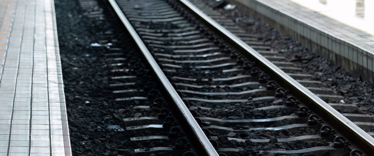 Un voyageur sort une grenade sur le quai de la gare : au moins quatre morts et 12 blessés dans l’explosion
