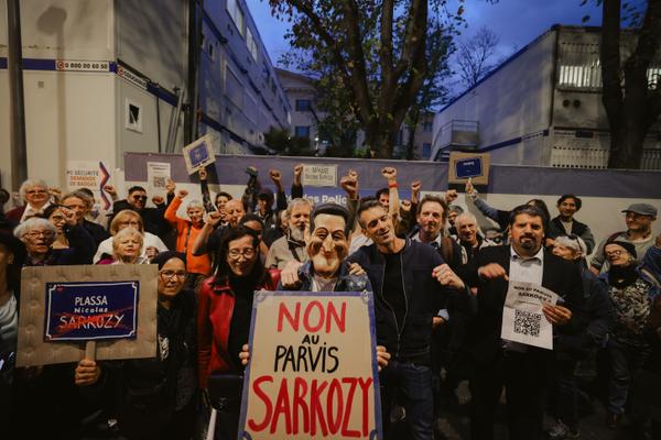 Des militants ont manifesté ce mardi contre le projet de parvis Sarkozy à Nice.