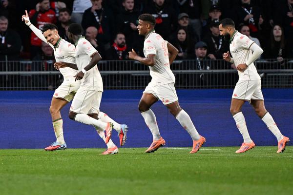 Sofiane Diop reste sur cinq buts et une passe décisive sur ses quatre derniers matchs de Ligue 1. La forme de sa vie. 
