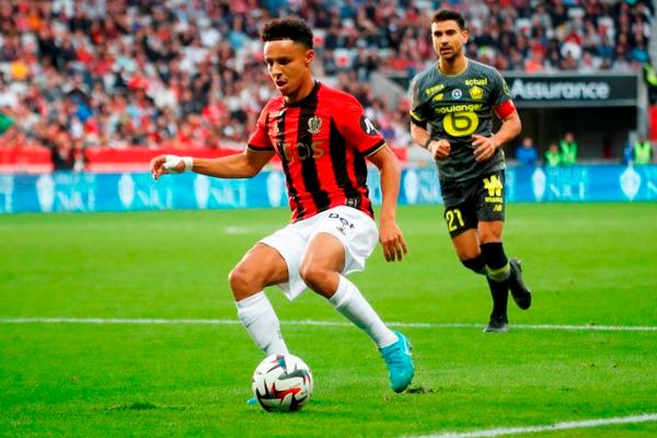 Sofiane Diop, le facteur X de l’OGC Nice, ici devant le Lillois Benjamin André la saison dernière.