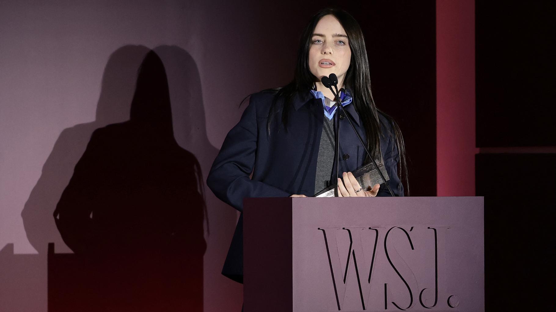 Billie Eilish a un message pour les milliardaires : « Donnez votre argent »
