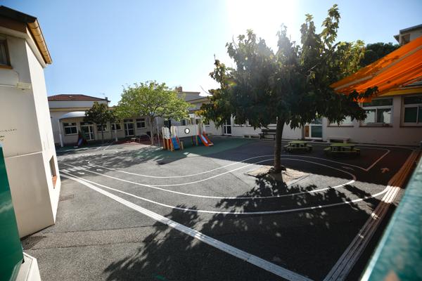 L’école maternelle Pasteur, située au sein du groupe scolaire de la gare à Saint-Laurent-du-Var.