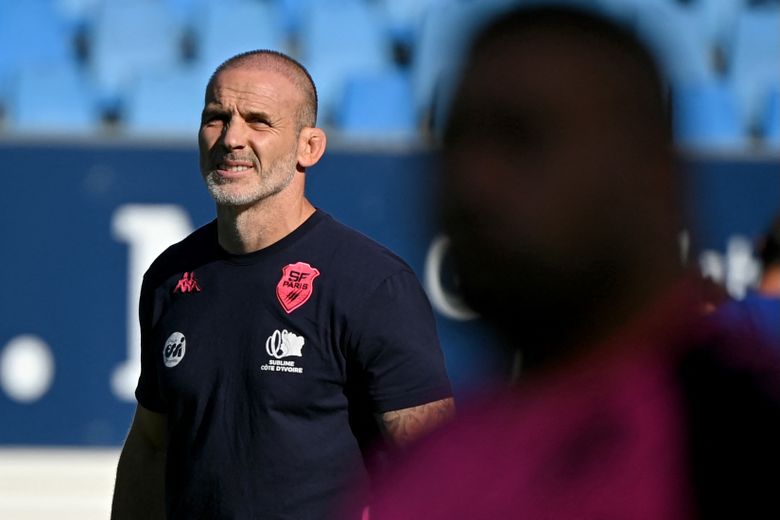 Paul Gustard, l’entraîneur en chef du Stade Français, satisfait du début de saison de ses Soldats Roses.