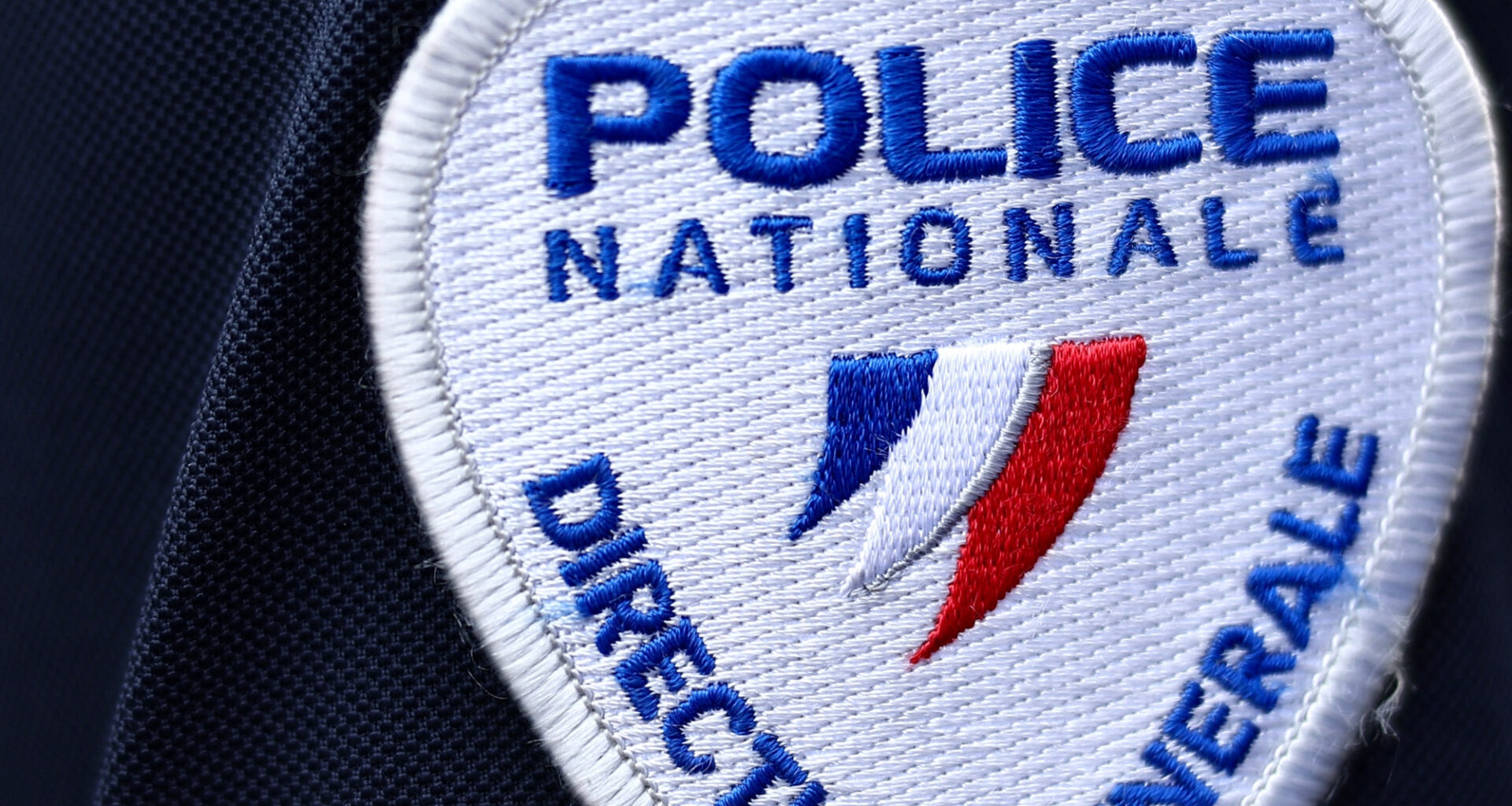 une fille mineure retrouvée morte dans un hôtel, un homme en garde à vue